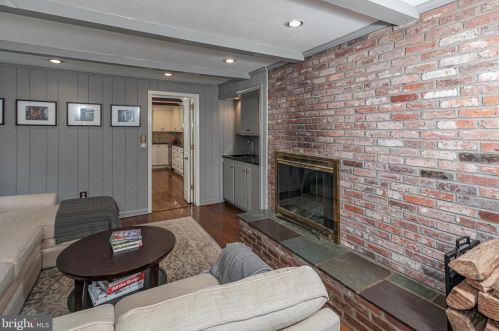 7 Honeybrook Dr, Princeton NJ  08540-7434 exterior