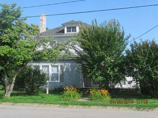303 Lee St, Franklin, VA 23851-1431