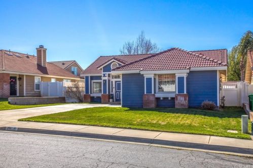 711 Canyon Crest Rd, Beaumont, CA 92223-6402