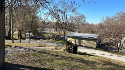 4 Lake Dr, Huntsville, TX 77320-0236