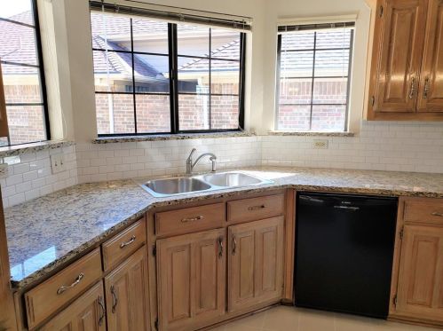 2733 Sedgeway Ln, Carrollton TX 75006-2157 exterior