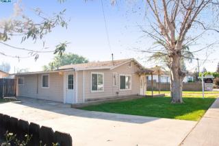 1420 Linwood St, Visalia, CA 93277-3834