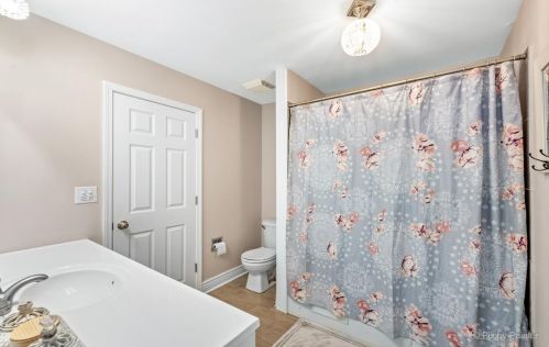 1151 Bradbury Cir, Carol Stream IL  60188-3903 exterior