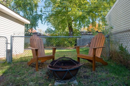 237 Cavender St, Hobart IN 46342-2920 exterior