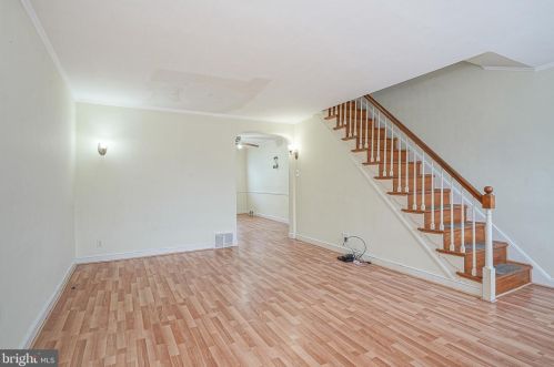 7222 Large St, Philadelphia, PA 19149-1101