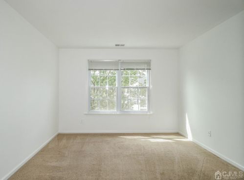 1737 Waterford Dr, Edison NJ  08817-1909 exterior