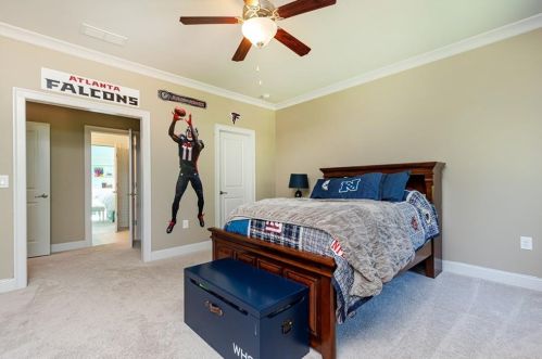 6470 Long Is Dr, Atlanta GA  30328-3043 exterior