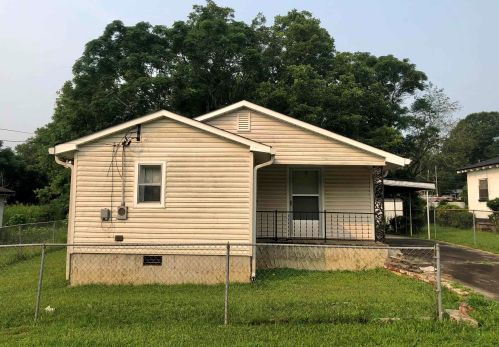 241 Spring St, Lavonia, GA 30553-1668