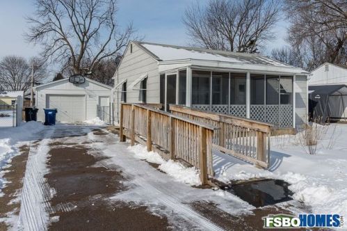 448 5th St, Coyne Center, IL 61264-2817