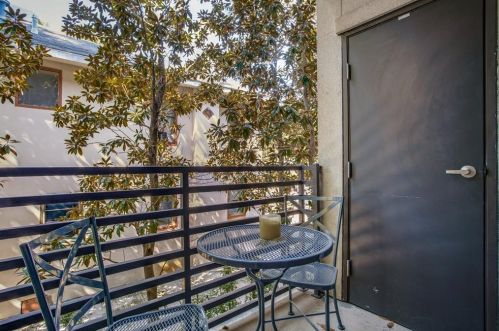 4111 Gilbert Ave, Dallas TX  75219-3827 exterior