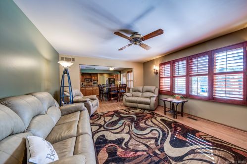 331 Ridgemoor Dr, Willowbrook IL  60527-5419 exterior