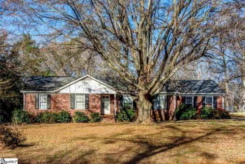 218 Woodley Rd, Spartanburg, SC 29306-5524