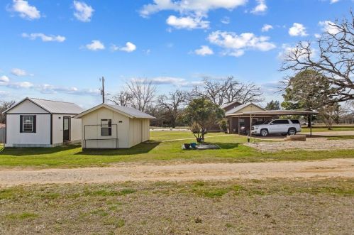 183 Blisard Rd, Webberville TX 78621-5018 exterior