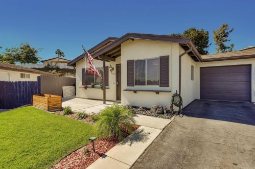 3265 Pearl Ln, Oceanside, CA 92056-4114