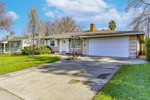 2209 Rossmoor Dr, Rancho Cordova, CA 95670-2305