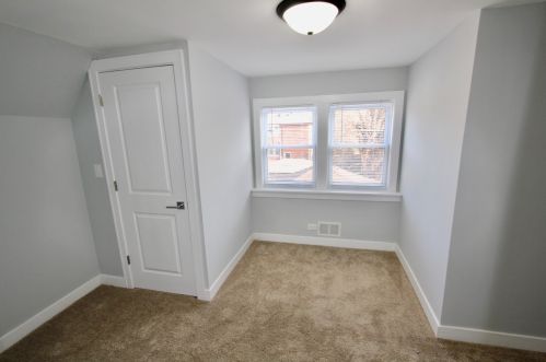 7705 Bennett Ave, Chicago IL  60649-4605 exterior