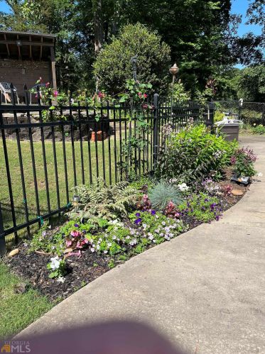 1250 Pine Knoll Ln, Conyers GA  30013-1246 exterior