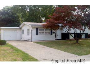 28 Bel Aire Dr, Springfield, IL 62703-4406