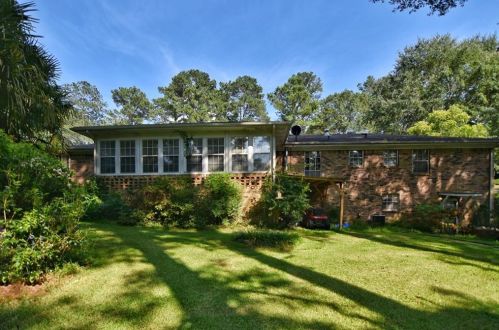 2538 Lake Capri Dr, Conyers, GA 30012-2925