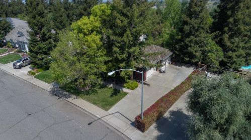9943 Poppy Hills Dr, Valley Home, CA 95361-9617