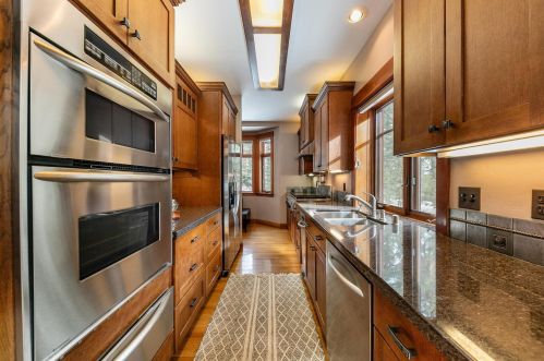 11874 Rainbow Dr, Truckee CA  96161-2761 exterior