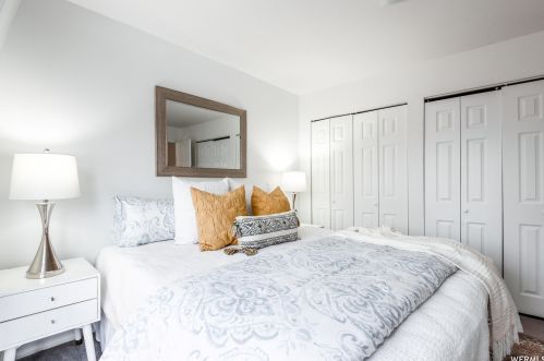 8272 Williamsburg Park Cir, Sandy UT 84070-0517 exterior