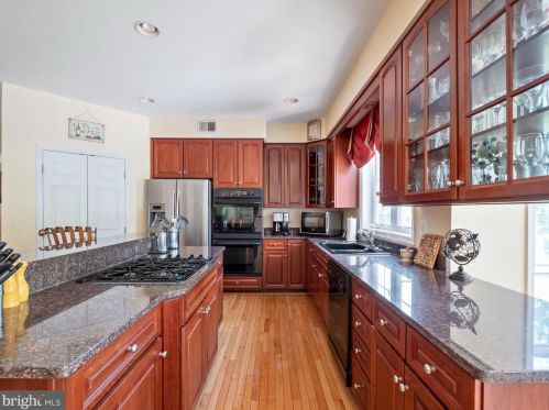 16684 Leocrie Pl, Woodbridge, VA 22191-4527