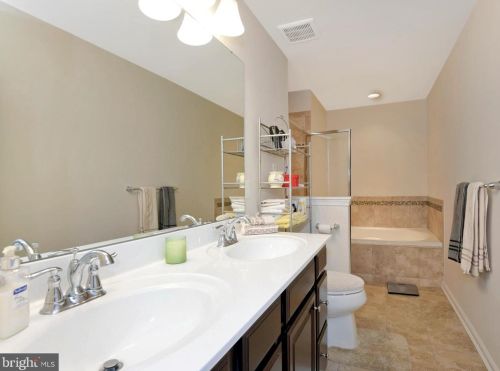 111 Sundance Dr, Trenton NJ 08619-3968 exterior