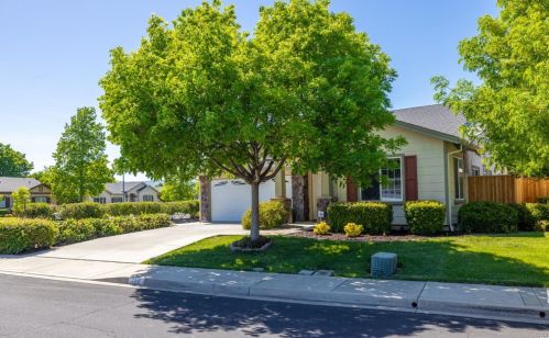 124 Yosemite Cir, Vacaville, CA 95687-3431