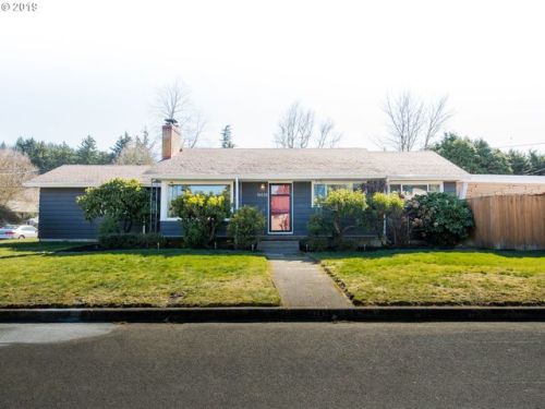 18438 Caruthers St, Portland, OR 97233-5648