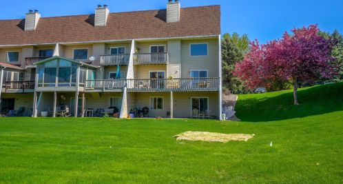 3282 Camelot Dr, Saint Paul MN  55125-2754 exterior
