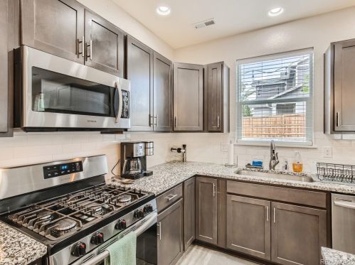 1467 Elmwood Pl, Denver CO  80221-3222 exterior