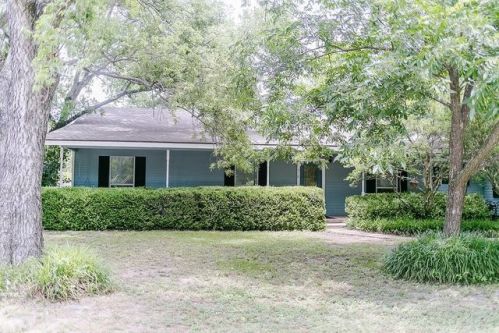 610 1st St, Hico, TX 76457