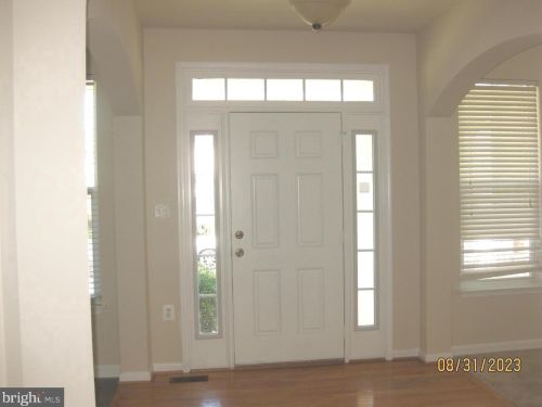 308 Calmes St, Charles Town WV  25414-5484 exterior