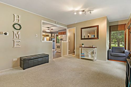 2702 Hawk Ln, Rolling Meadows, IL 60008-2719