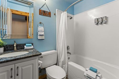 3102 Silver Strike, Truckee CA  exterior