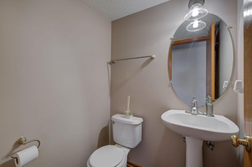 679 Falcon Rdg Rd, Saint Paul MN  55125-1457 exterior