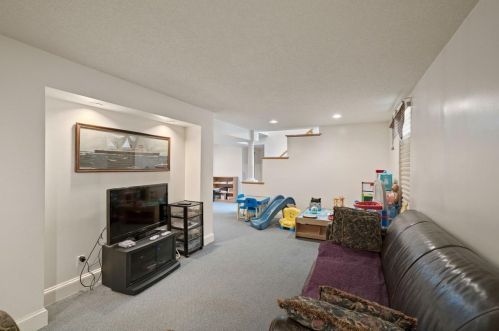 895 Juno Ave, Saint Paul MN  55102-3713 exterior