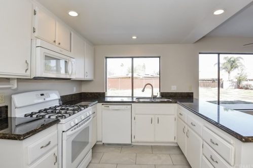 11211 Green Arbor Dr, Riverside CA  92505-2536 exterior