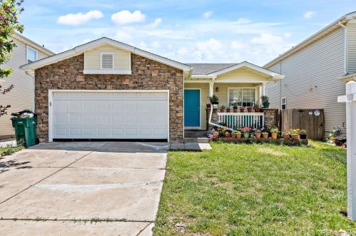 2011 Espana Way, Denver, CO 80011-5365
