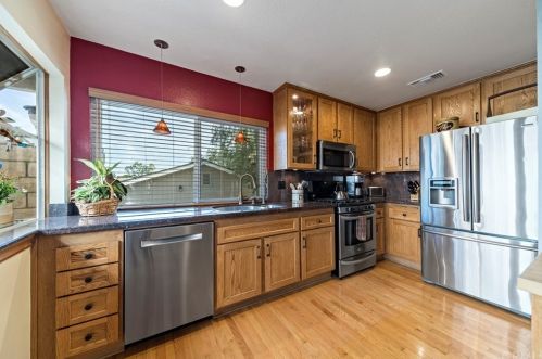 1631 Carmel Cir, Upland CA  91784-1703 exterior