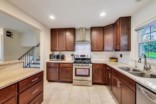 1250 Oxford Rd, Bannockburn IL  60015-2357 exterior