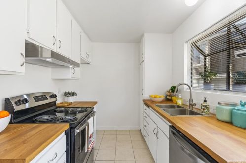 117 Streamwood, Irvine CA  92620-1946 exterior