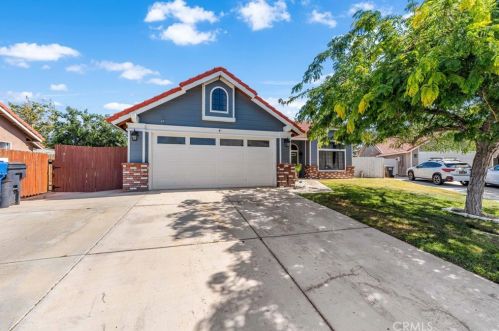 1014 Patty Ln, Lancaster, CA 93535-2918