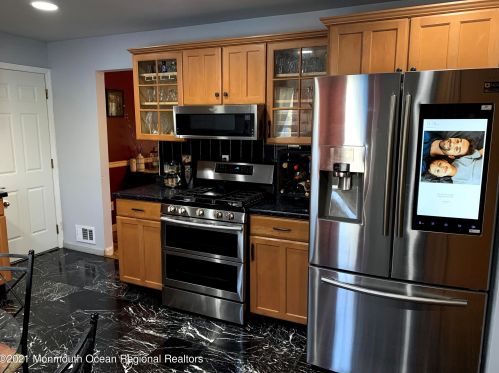 20 Adelphi Dr, Jackson Twp, NJ 08527-2302
