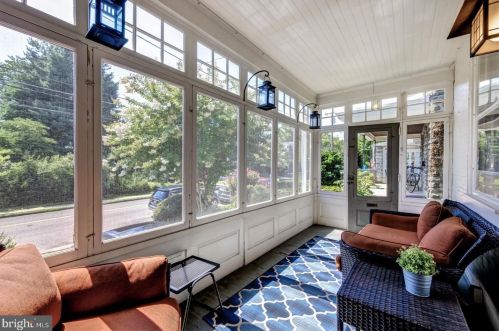 225 Gravers Ln, Philadelphia, PA 19118-2802