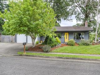 1700 Gemini St, Newberg, OR 97132-1529