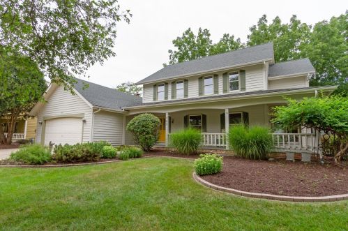 1307 Pamela Ct, Naperville, IL 60540-5812