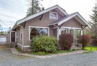 5502 Northwest Dr, Bellingham, WA 98226-9619