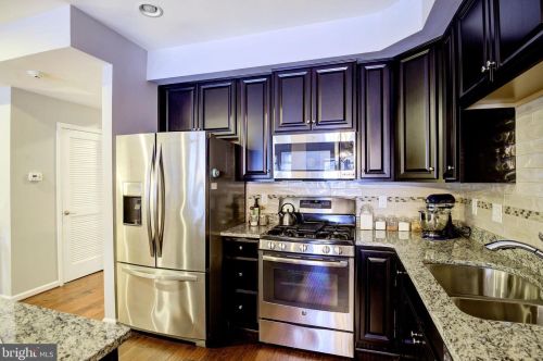 38 Sundance Dr, Trenton NJ 08619-3968 exterior